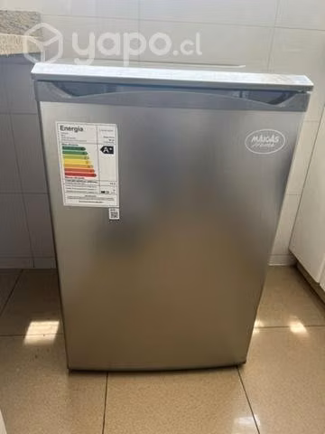 Freezer vertical 86 lts