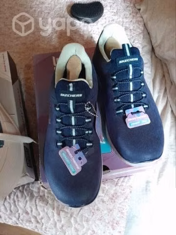 Zapatillas Nuevas color azul / color celeste claro