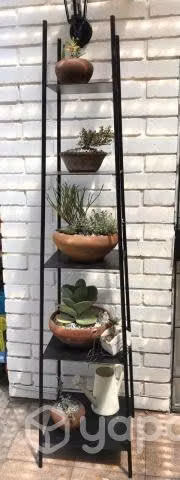 Repisa pedestal para maceteros