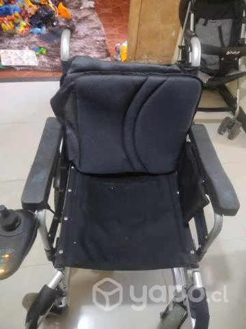 Silla de ruedas eléctrica muy bien cuidada