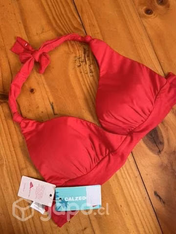 Traje de baño y poleras mujer