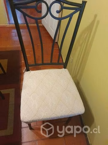 Comedor 5 cinco sillas, buen estado