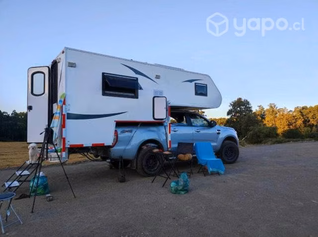 Camper de fibra de vidrio equipada - Imagen 5