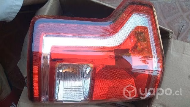 Foco izquierdo ford f-150 lariat 2017