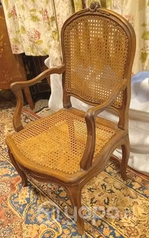 Fino antiguo sitial frances enjuncado