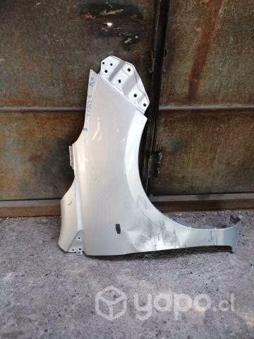 Tapabarro izquierdo toyota yaris e 2019 original