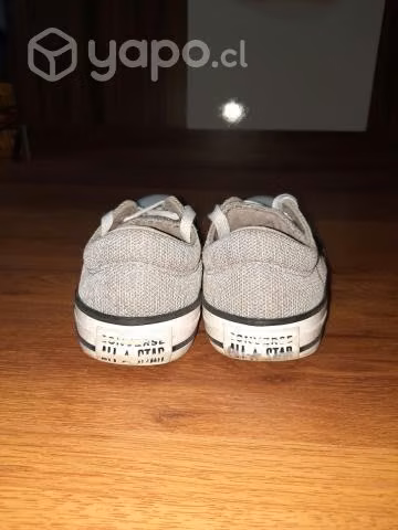 Chaqueta salomón y zapatillas converse