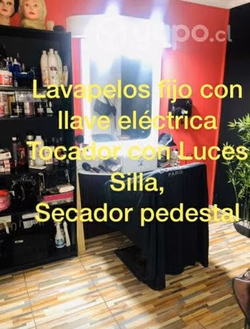 Tocador, Lavapelos, silla, y varios accesorios