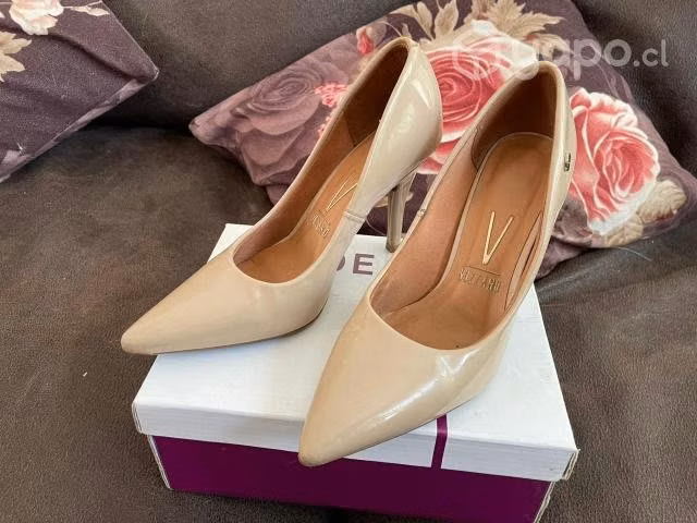zapatos formales color nude