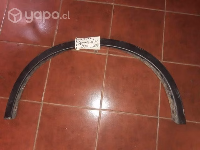 Moldura tapabarro d/i nissan xtrail 2018