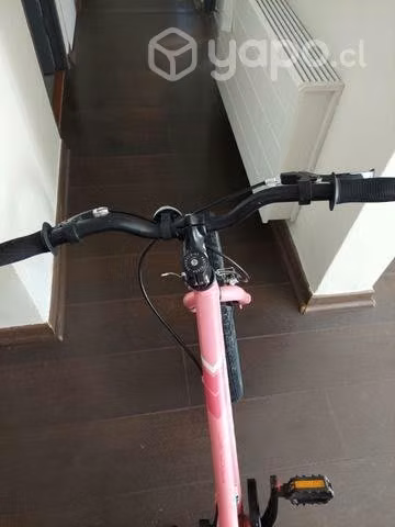 Bicicleta rosada con soporte - Imagen 5