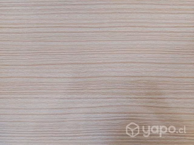 Mesa de madera, cubierta de formalita lacada