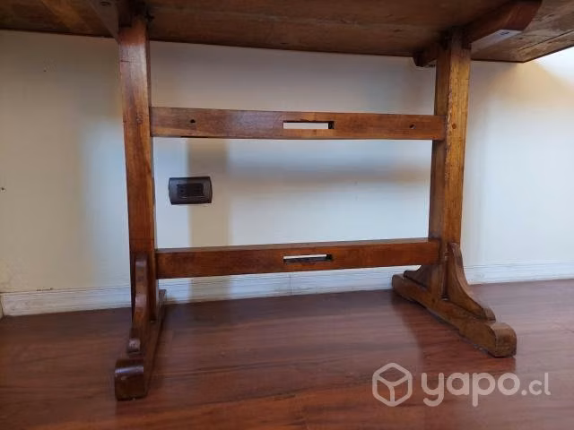 Mesa de madera, cubierta de formalita lacada