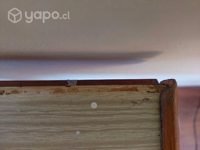 Mesa de madera, cubierta de formalita lacada