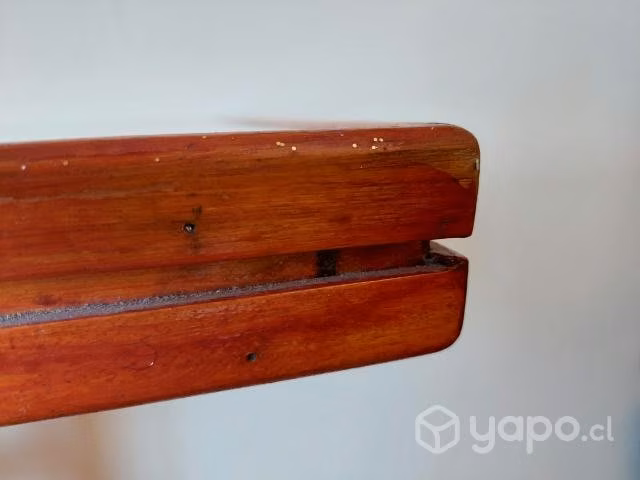 Mesa de madera, cubierta de formalita lacada