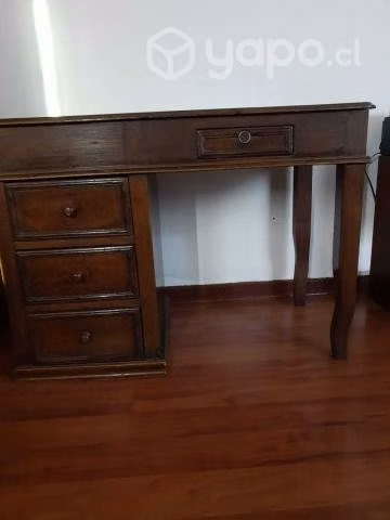 Escritorio de madera