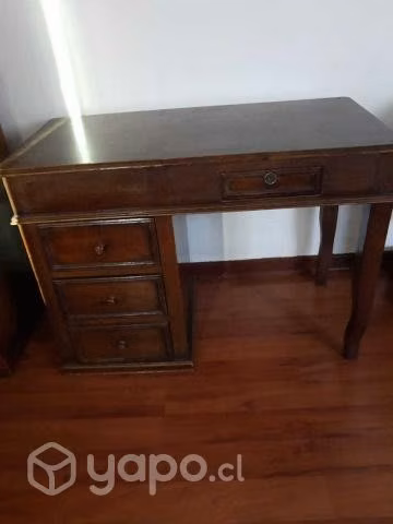 Escritorio de madera