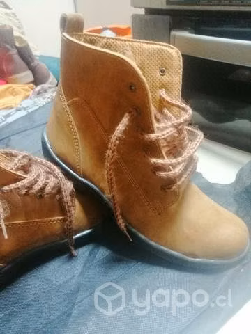 Zapatos artesanales.