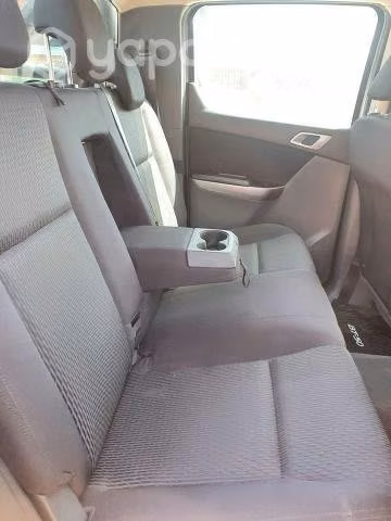 Mazda bt50 2017 plateada