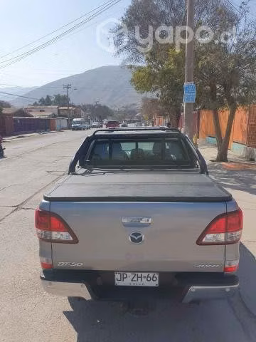 Mazda bt50 2017 plateada