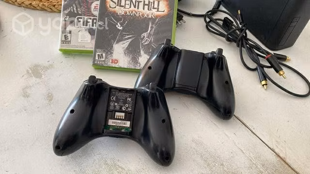 Xbox 360 250GB + 2 mandos + 2 juegos