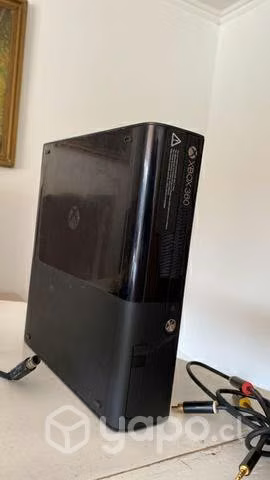 Xbox 360 250GB + 2 mandos + 2 juegos