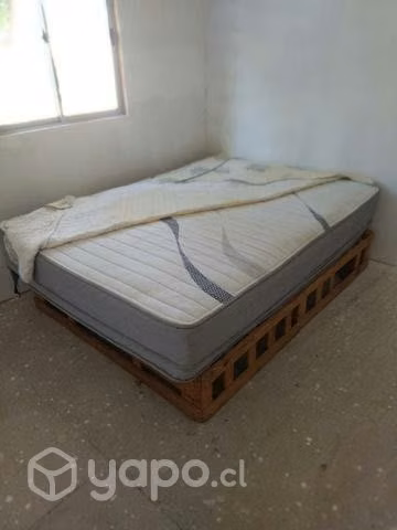 Cama de pallet de 2 plazas + colchón