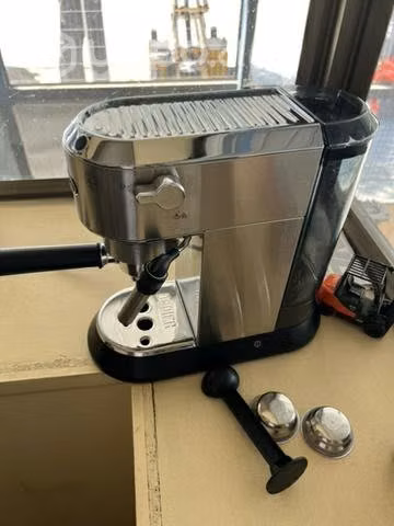 Cafetera Delonghi Dedica
