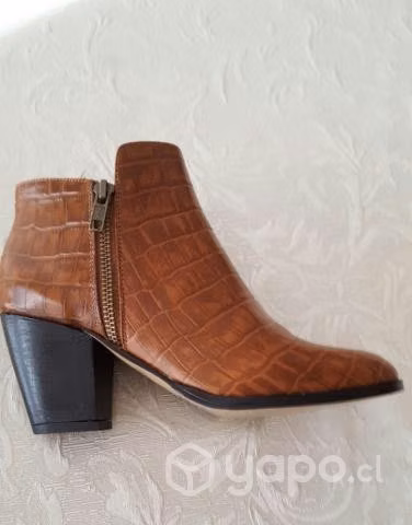 BOTINES de CUERO T. 36