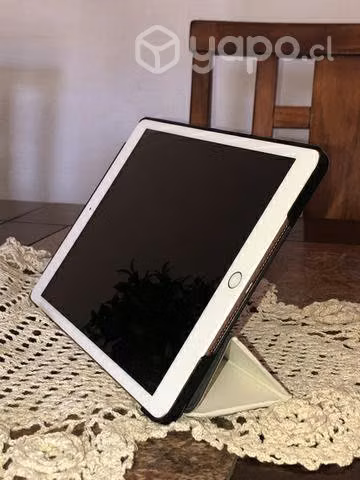 Ipad 8va Gen con cargador original + smart cover - Imagen 6