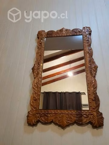 Espejo en madera cjilena