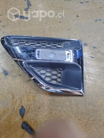 Pla emblema Ford Ranger 2012.2017 izquierda