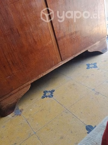 Cómoda antigua