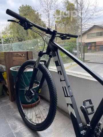 Bicicleta Trek Marlin 5 Aro 29 - Imagen 3