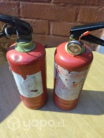 Extintor mediano.
