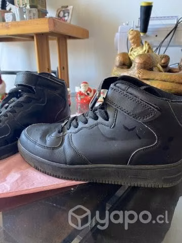 Zapatillas negras con caña 38 - Imagen 3