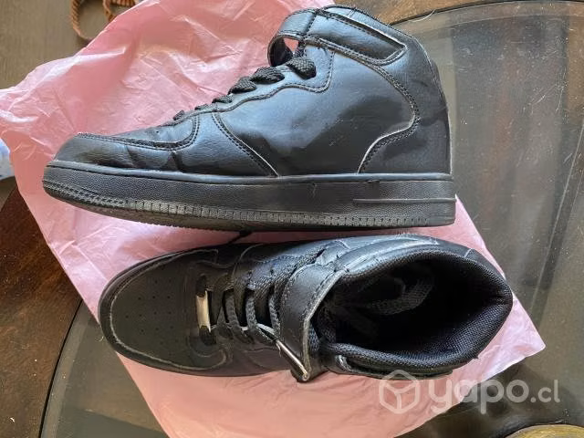 Zapatillas negras con caña 38 - Imagen 2