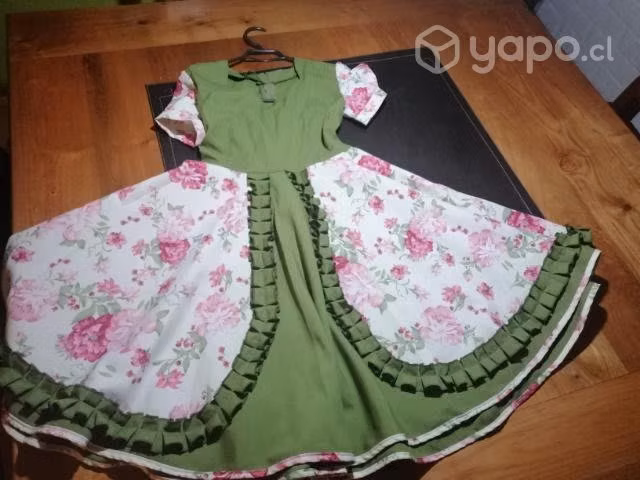 Vestido de huasa como nuevo, muy poco uso talla S