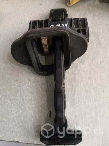 Trinquete puerta trasera izquierda BMW 118