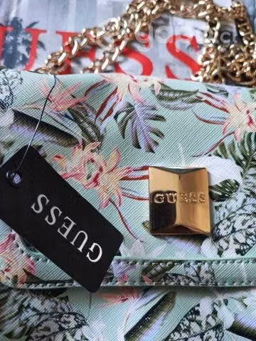Mini cartera Guess Phoebe 19 x 14 cms Verde Florea - Imagen 2