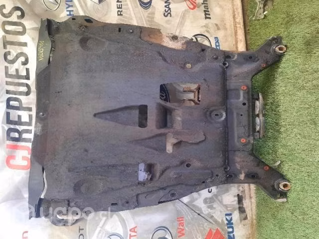 Cuna y cubre motor volvo s60 2011