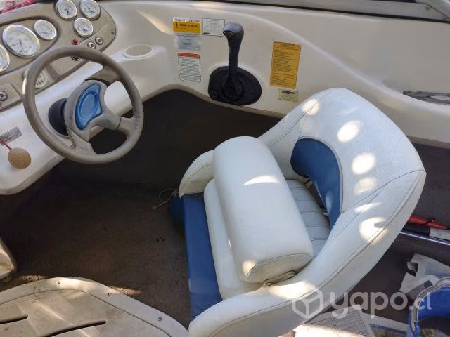 Tahoe Q6 BOWRIDER 21.6 pies 2005