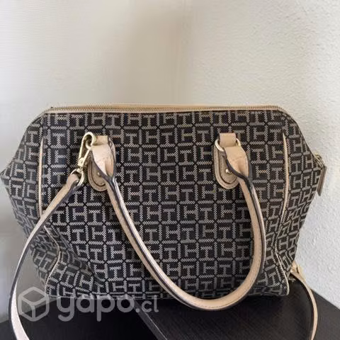 Cartera Tommy Hilfiger original usada