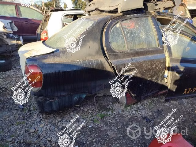 Puerta trasera derecha Toyota Yaris 2005