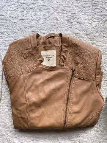 Chaqueta de cuerina