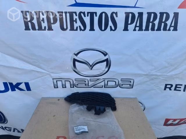 Bisel de neblinero mazda 3 2004 a 2006