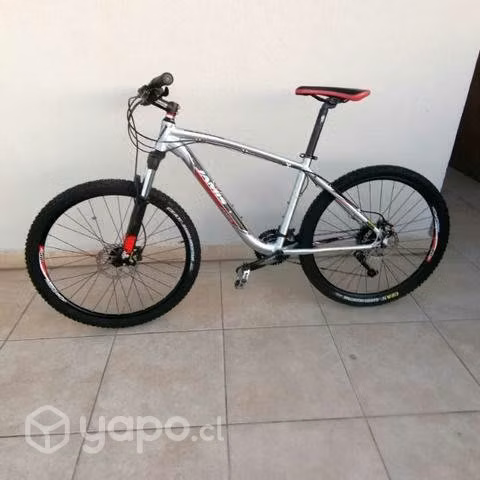 Bicicleta de descenso Jamis aro 26