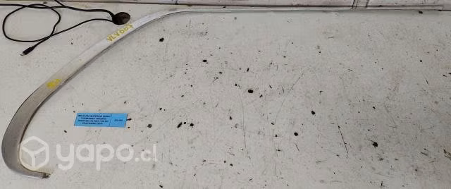 Moldura Superior Vidrio Tapabarro Trasero Derecho