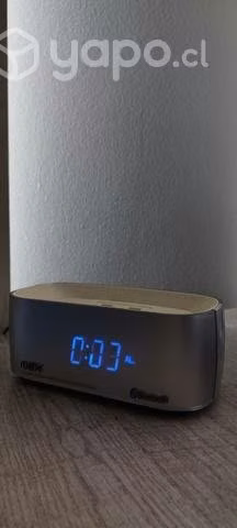 Radio despertador con parlante Bluetooth