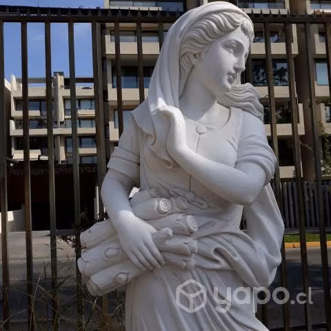 Unicas esculturas en marmol * 240 cms